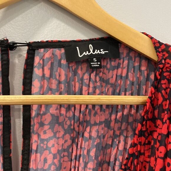 Lulus Camile Black and Red Leopard Print Pleated Romper Sz S - Picture 8 of 16